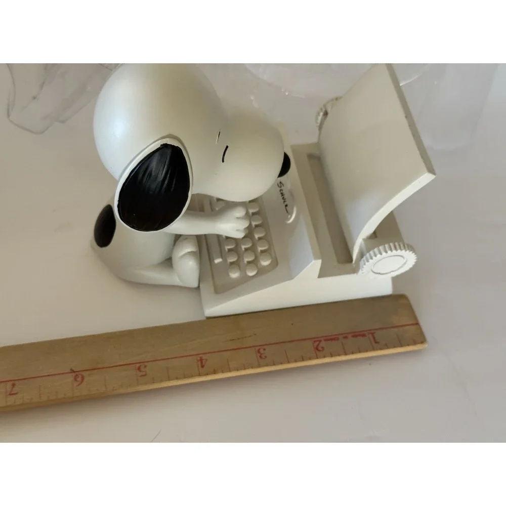 2022 Hallmark Resin Peanuts Typewriter Snoopy Dog Cell Phone Holder